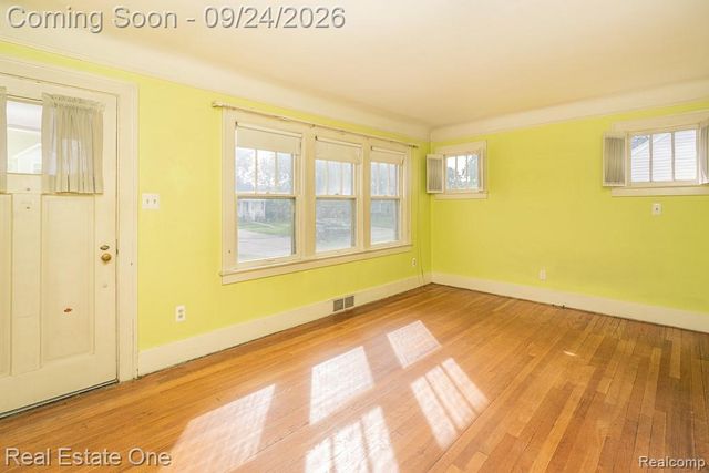 3137 Royal Avenue, Berkley, MI 48072
