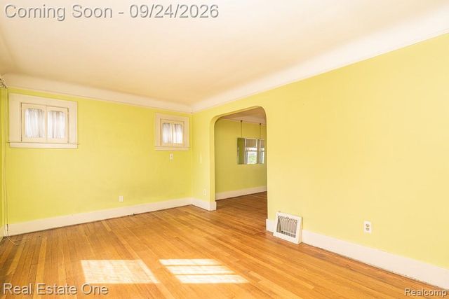 3137 Royal Avenue, Berkley, MI 48072