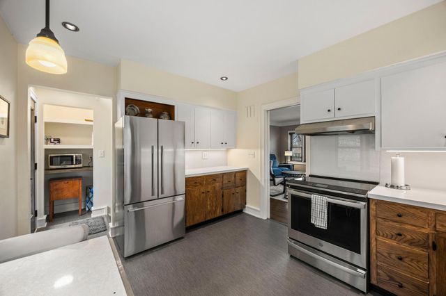 568 Frontenac Place, Saint Paul, MN 55104