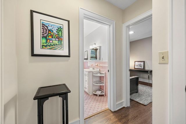 568 Frontenac Place, Saint Paul, MN 55104