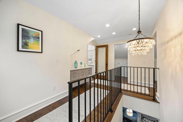 568 Frontenac Place, Saint Paul, MN 55104