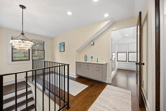 568 Frontenac Place, Saint Paul, MN 55104