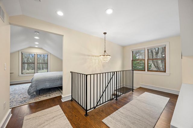 568 Frontenac Place, Saint Paul, MN 55104