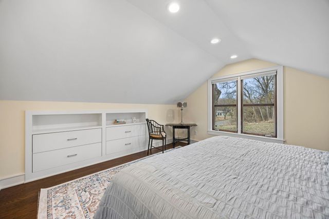 568 Frontenac Place, Saint Paul, MN 55104