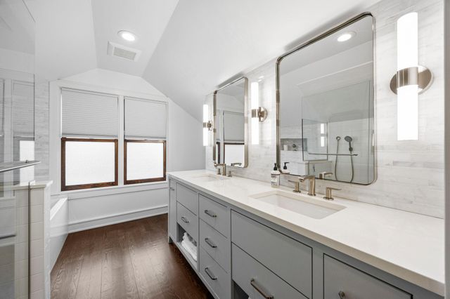 568 Frontenac Place, Saint Paul, MN 55104