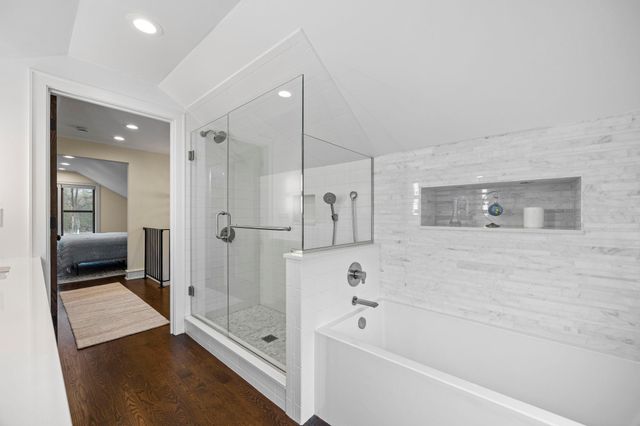 568 Frontenac Place, Saint Paul, MN 55104