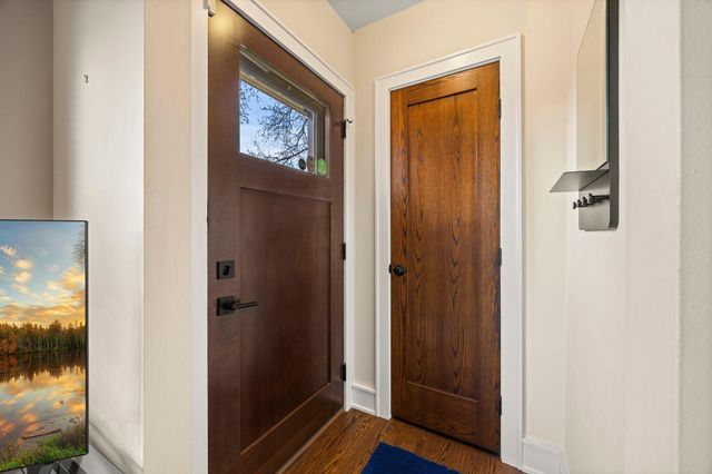 568 Frontenac Place, Saint Paul, MN 55104