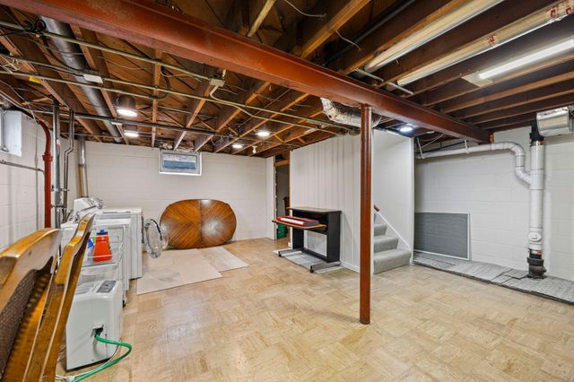 568 Frontenac Place, Saint Paul, MN 55104