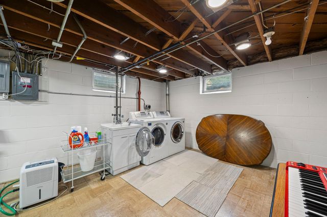 568 Frontenac Place, Saint Paul, MN 55104