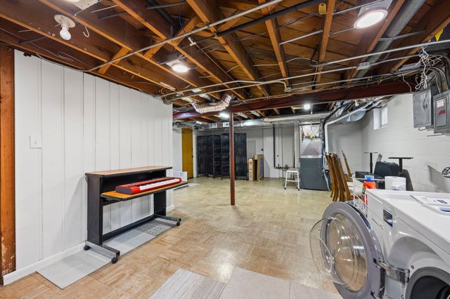 568 Frontenac Place, Saint Paul, MN 55104