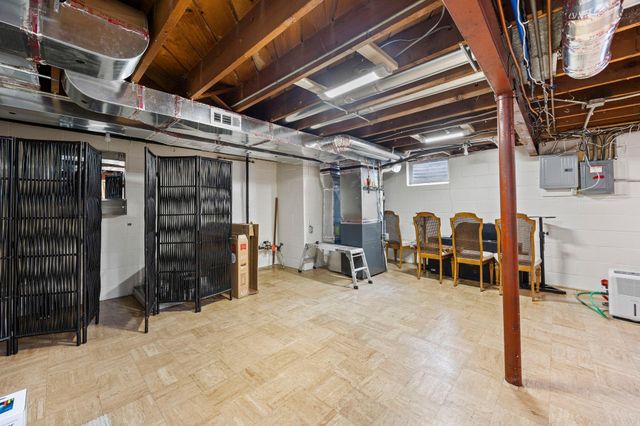 568 Frontenac Place, Saint Paul, MN 55104