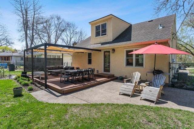 568 Frontenac Place, Saint Paul, MN 55104