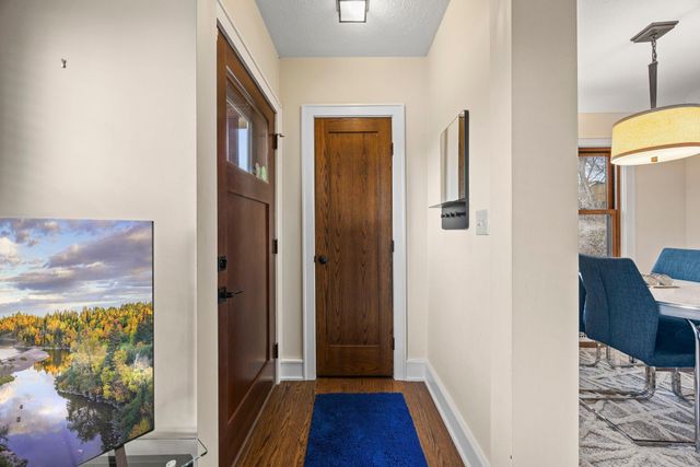 568 Frontenac Place, Saint Paul, MN 55104