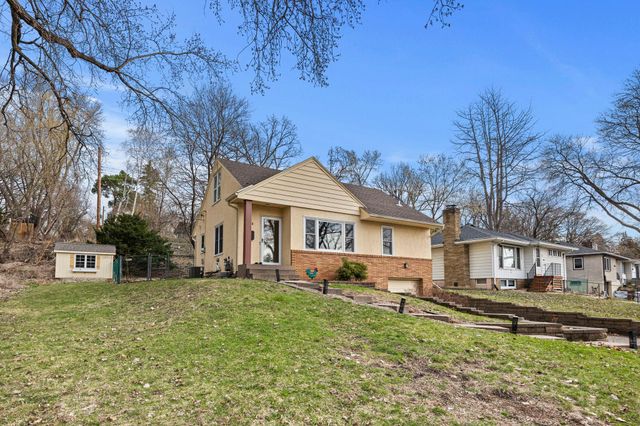 568 Frontenac Place, Saint Paul, MN 55104