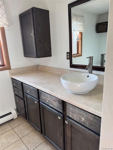 2346 London Bridge Drive, Rochester Hills, MI 48307