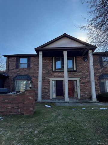 2346 London Bridge Drive, Rochester Hills, MI 48307