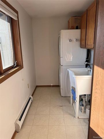 2346 London Bridge Drive, Rochester Hills, MI 48307