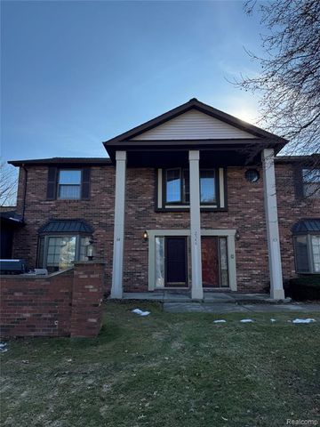 2346 London Bridge Drive, Rochester Hills, MI 48307