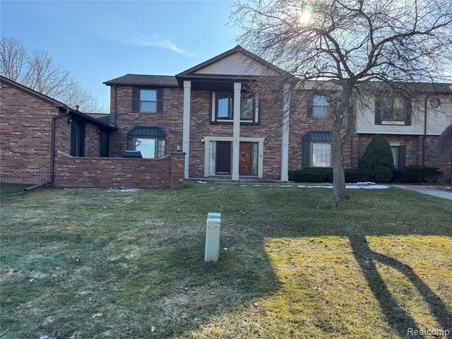 2346 London Bridge Drive, Rochester Hills, MI 48307