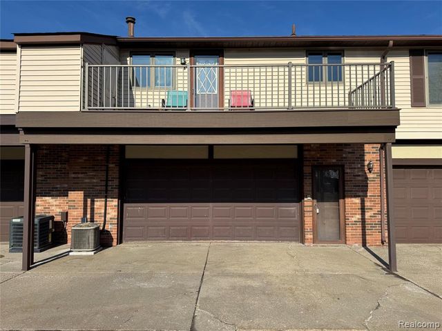 2346 London Bridge Drive, Rochester Hills, MI 48307