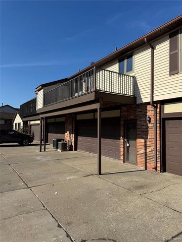 2346 London Bridge Drive, Rochester Hills, MI 48307