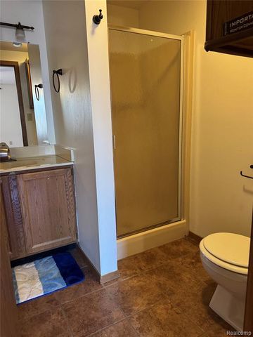 2346 London Bridge Drive, Rochester Hills, MI 48307