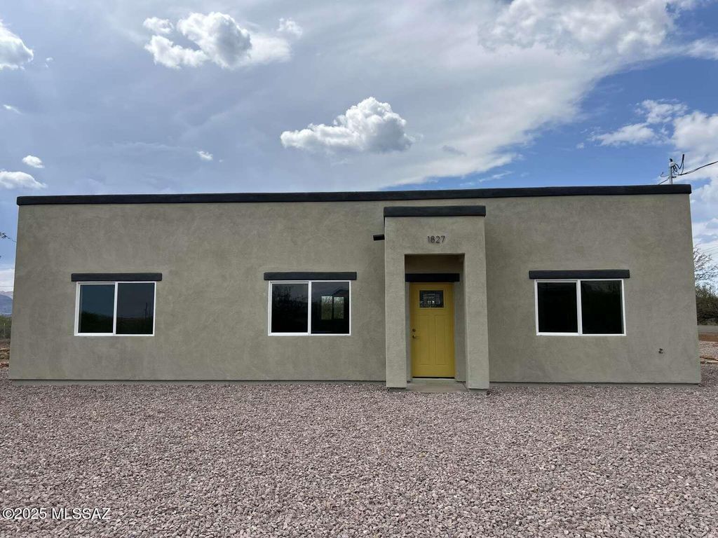 125 Valencia Court, Rio Rico, AZ 85648