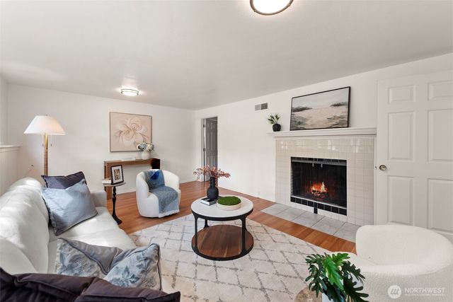 20310 5th Avenue NW, Shoreline, WA 98177