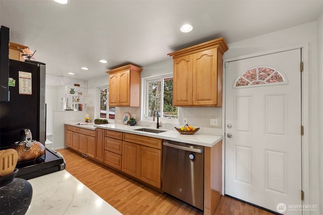 20310 5th Avenue NW, Shoreline, WA 98177