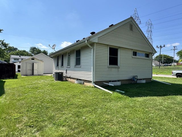 505 W Waterford AVENUE, Milwaukee, WI 53207