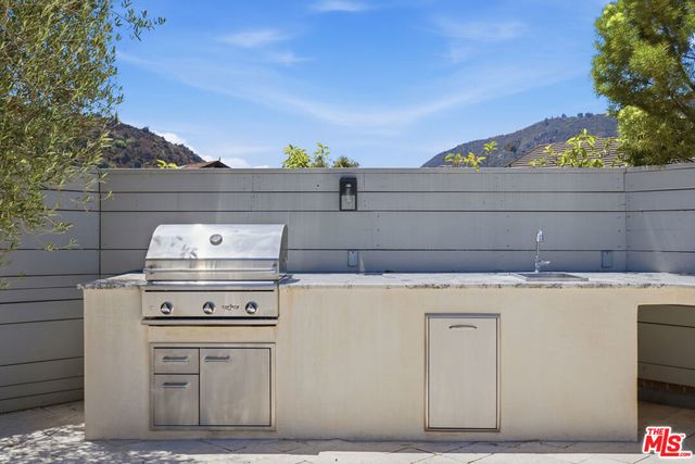 1314 Avenida De Cortez, Pacific Palisades, CA 90272