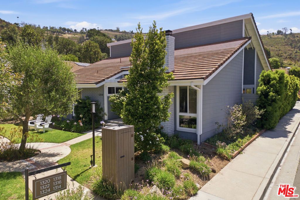 1314 Avenida De Cortez, Pacific Palisades, CA 90272
