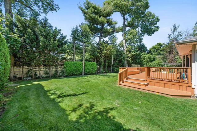 24 Holly Lane, Jericho, NY 11753