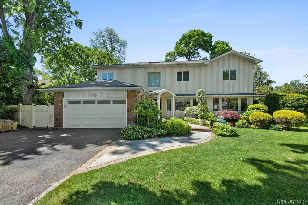 24 Holly Lane, Jericho, NY 11753