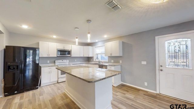 20489 W Grove Club Lake Rd., Whitehouse, TX 75791