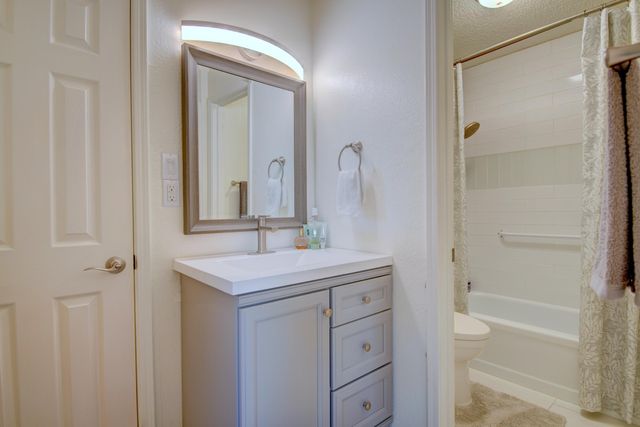 4715 Country Club Lane NW APT B1, Albuquerque, NM 87114