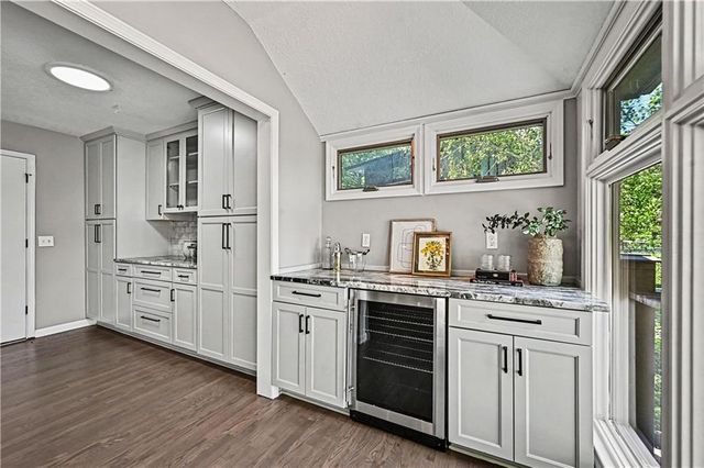 11203 Cedar Street, Leawood, KS 66211