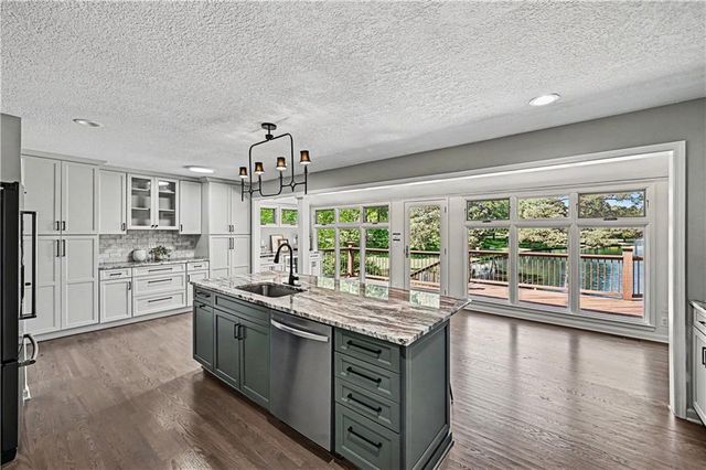 11203 Cedar Street, Leawood, KS 66211