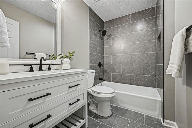 11203 Cedar Street, Leawood, KS 66211