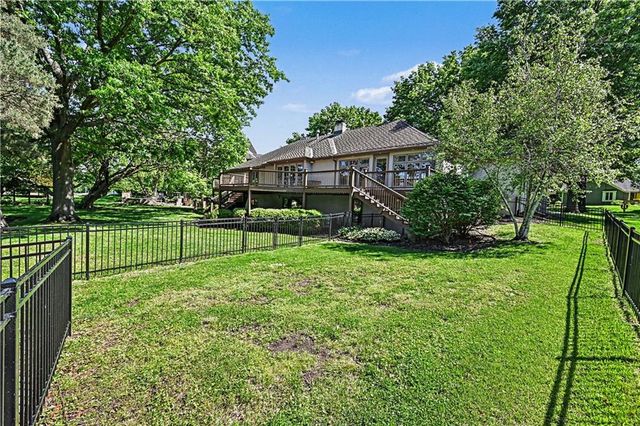 11203 Cedar Street, Leawood, KS 66211