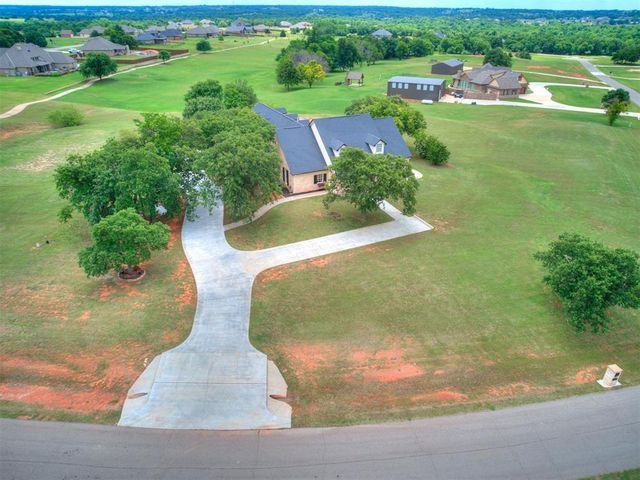 2358 W Lake Way Drive, Blanchard, OK 73010