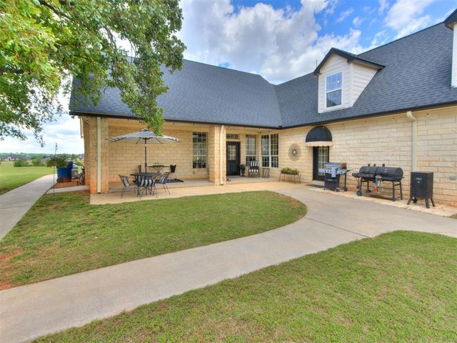 2358 W Lake Way Drive, Blanchard, OK 73010