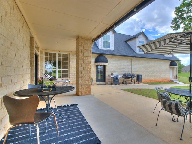 2358 W Lake Way Drive, Blanchard, OK 73010