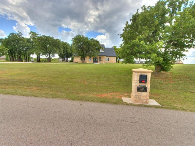 2358 W Lake Way Drive, Blanchard, OK 73010