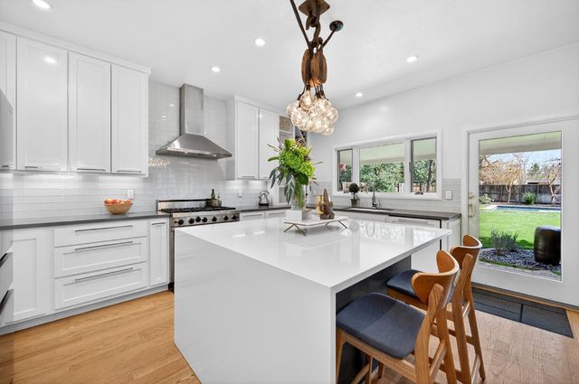 3852 El Ricon Way, Sacramento, CA 95864