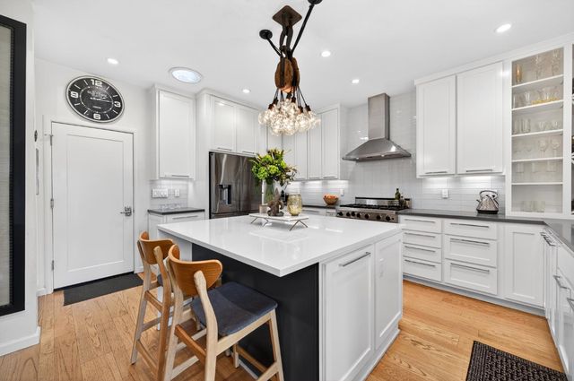 3852 El Ricon Way, Sacramento, CA 95864