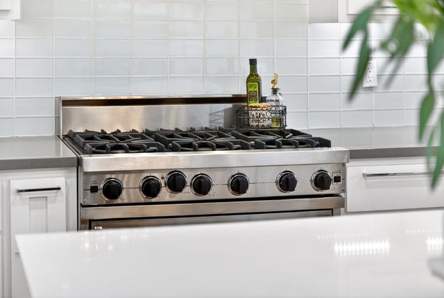 3852 El Ricon Way, Sacramento, CA 95864