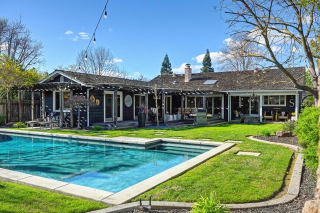 3852 El Ricon Way, Sacramento, CA 95864