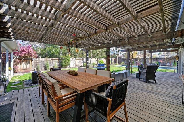 3852 El Ricon Way, Sacramento, CA 95864