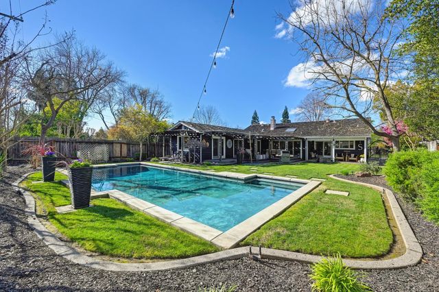 3852 El Ricon Way, Sacramento, CA 95864